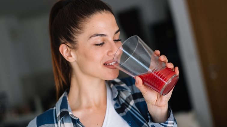 Tο άγνωστο ρόφημα που λιώνει το λίπος στην κοιλιά σε 30 ημέρες