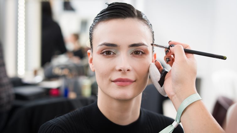 Τα viral προϊόντα που αξίζει να δοκιμάσεις από το brand που λατρεύουν οι gurus του μακιγιάζ