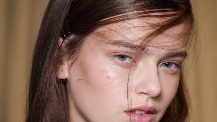 To πολυτελές serum ρετινόλης που κάθε γυναίκα αξίζει να έχει στο νεσεσέρ της, τώρα είναι σε έκπτωση