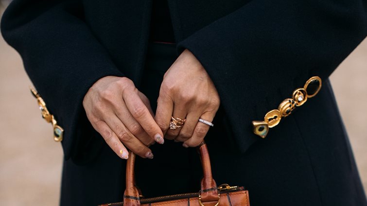 Squoval Nails: Γιατί οι γυναίκες με τα πιο κομψά μανικιούρ επιλέγουν αυτό το σχήμα;