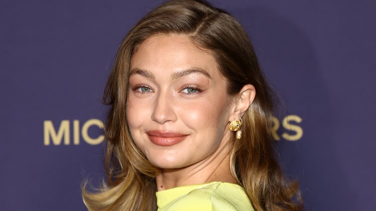 Gigi Hadid: Αυτό είναι το πανωφόρι που δεν αποχωρίζεται