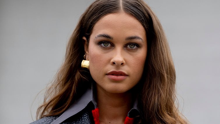 Lip Serum και premium gloss μαζί: Με αυτό το προϊόν για τα χείλη έχουν εμμονή όλες οι beauty addicts τώρα