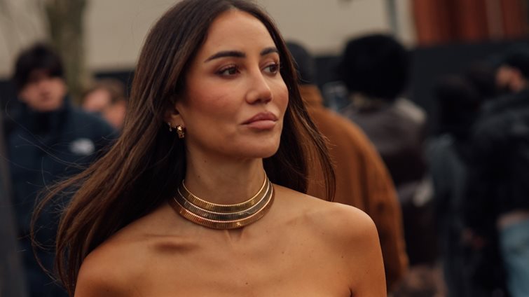 Το νέο φρουτώδες και λουλουδάτο άρωμα που επιλέγουν τώρα οι γυναίκες που μυρίζουν πάντα υπέροχα