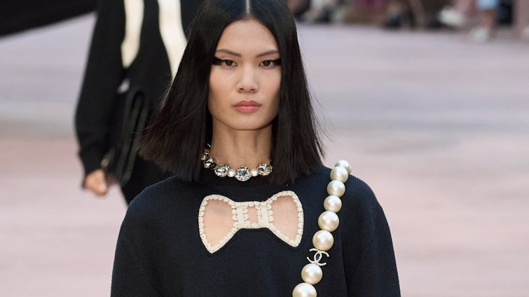 Πέρλες: Πώς να τις εντάξεις στο ντύσιμό σου με τα σωστά fashion items