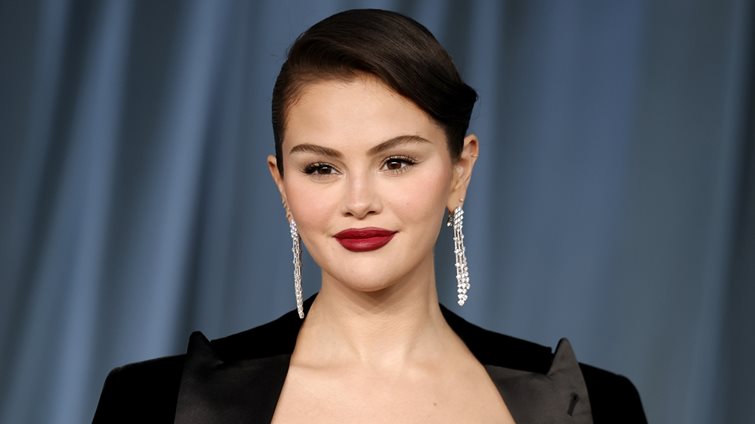 Αυτό είναι το αγαπημένο ενυδατικό προϊόν σώματος που ορκίζεται η Selena Gomez