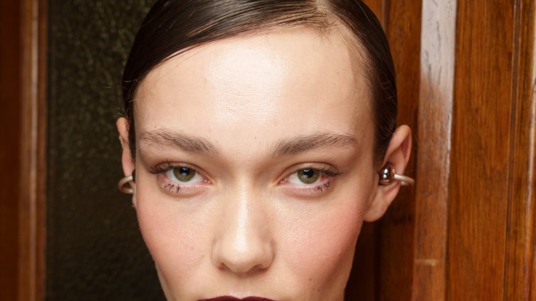 Γι' αυτή την τάση στο μακιγιάζ μιλάει όλο το TikTok τώρα