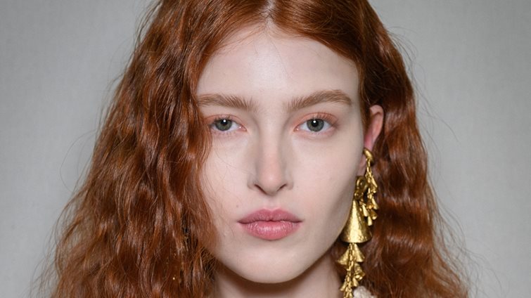 What's New: Αυτά είναι τα προϊόντα που θα σε κάνουν να λάμψεις τα Χριστούγεννα