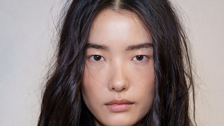 Το ασιατικό beauty μυστικό για να μην γκριζάρουν τα μαλλιά σου