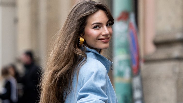 Color Melting: Η μέθοδος που μπορεί να ανανεώσει το χρώμα των μαλλιών σου και δεν απαιτεί πολλή συντήρηση