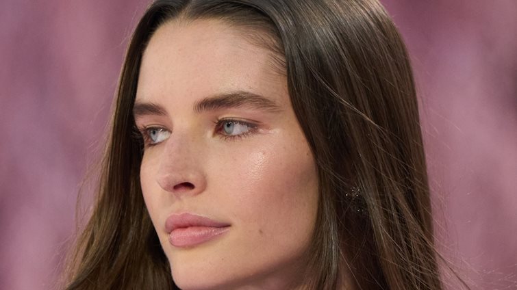 Ballet Slipper Lips: H τάση στο μακιγιάζ που ξεχώρισε στην Haute Couture PFW