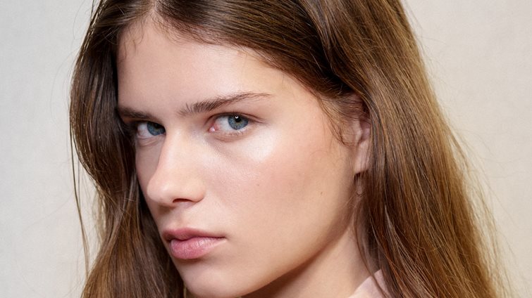 Gift Sets: 3 συνδυασμοί φροντίδας για κάθε ανάγκη που "ξαναγεμίζουν" την επιδερμίδα με ό,τι της κάνει καλό