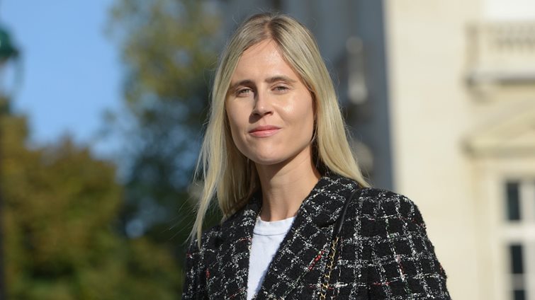 Tweed jacket: Ανακαλύψαμε 5 chic οικονομικά κομμάτια που θα ερωτευθείς με την πρώτη ματιά