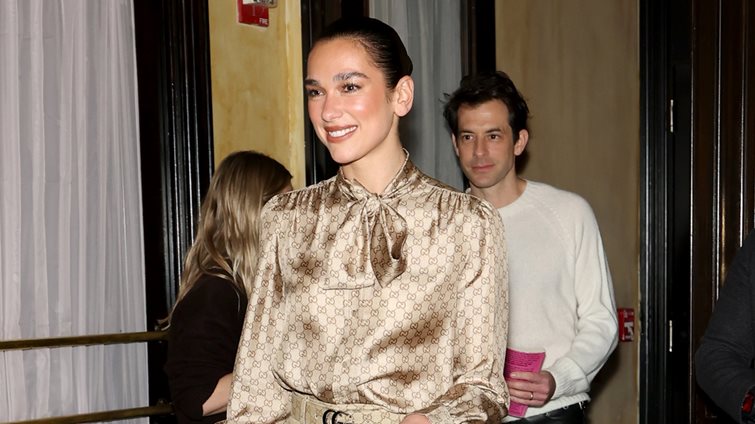 Dua Lipa: Το total Gucci σύνολο που μαγνήτισε τα βλέμματα στη Νέα Υόρκη