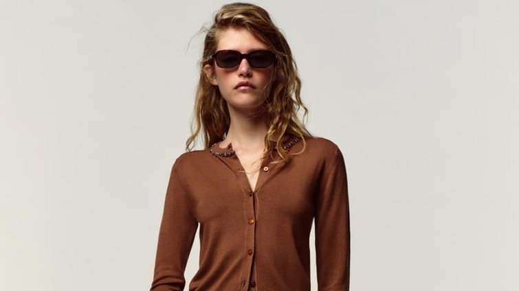 Αυτή η "ακριβή" ζακέτα από ZARA κοστίζει κάτω από 20 ευρώ