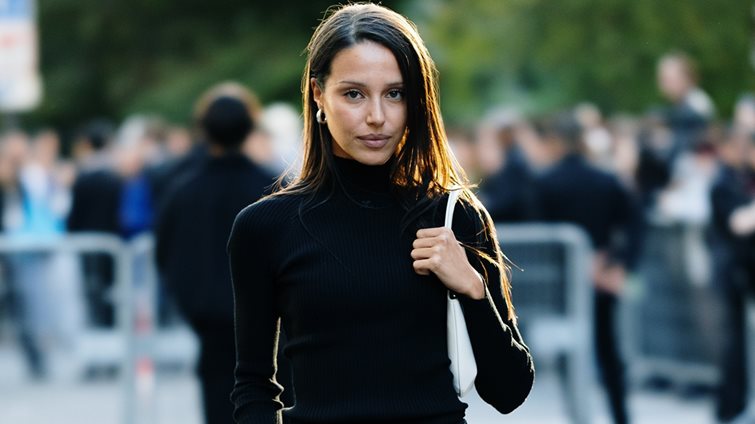 Αυτά είναι τα πουλόβερ που έχουν στην ντουλάπα τους οι πιο stylish Γαλλίδες