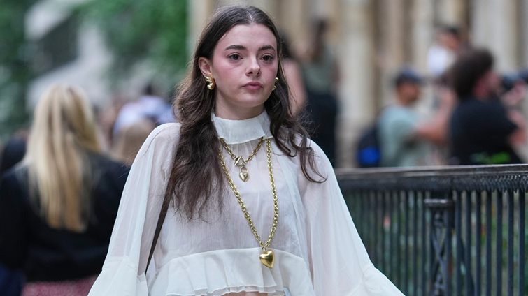 Γουρια 2026: Τα "τυχερά" κοσμήματα που θα φοράμε όλη τη νέα χρονιά