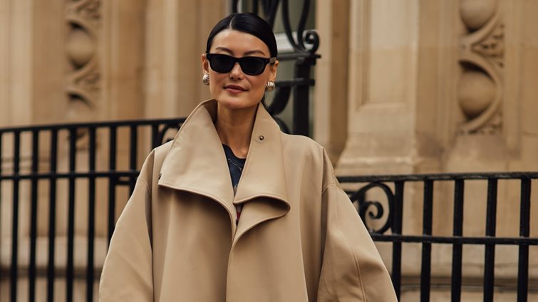 Ξέχνα την καμπαρντίνα: Αυτό το stylish παλτό θα την αντικαταστήσει το φετινό φθινόπωρο