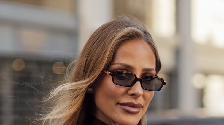 Το effortless χτένισμα για τις κομψές εμφανίσεις των Χριστουγέννων