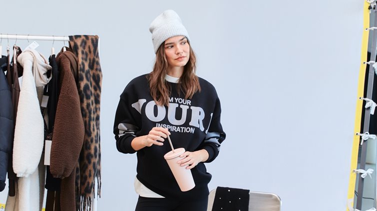 Στη νέα συλλογή της Stradivarius βρήκαμε τα πιο stylish off-duty λουκ για τον χειμώνα