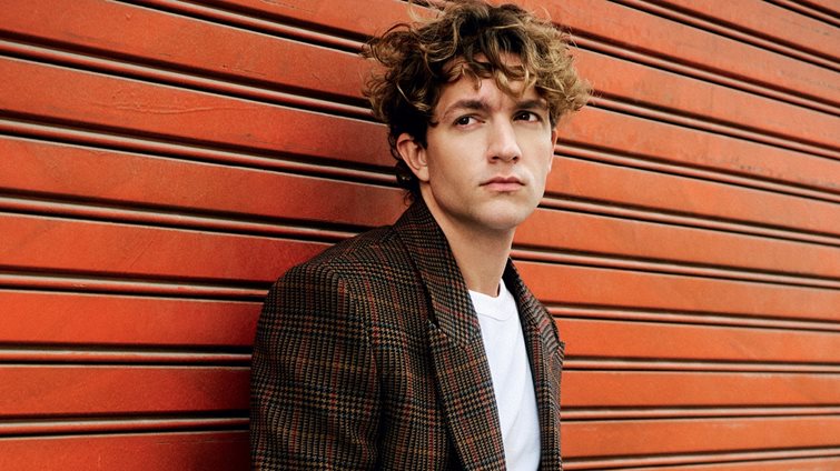 Μιχαήλ Ταμπακάκης: "Με ενδιαφέρει η άποψη των άλλων, αλλά πρώτα θέλω να πείθω εμένα ότι τα έχω καταφέρει"