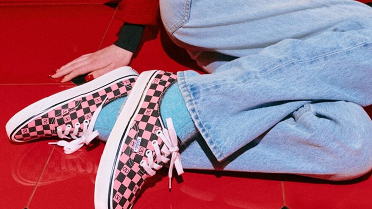 Valentino Garavani x Vans: Τα sneakers που θα φορούν όλες fashion insiders