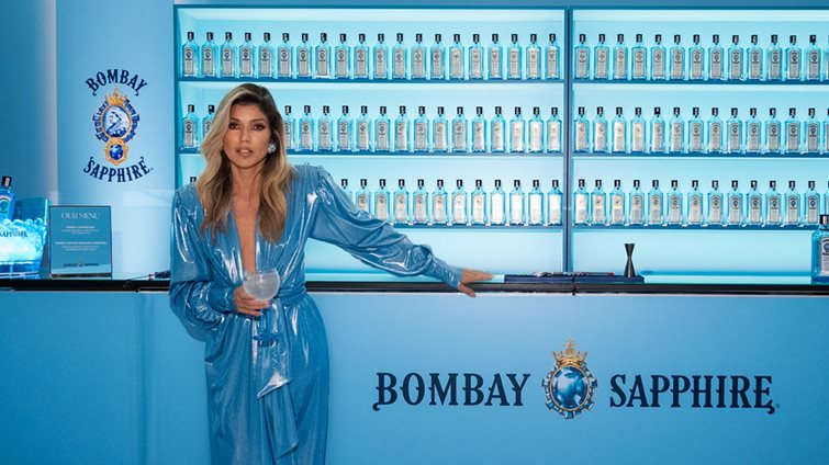 Το μπλε πάρτι της χρονιάς από τo BOMBAY SAPPHIRE® και τη Βάσια Κωσταρά