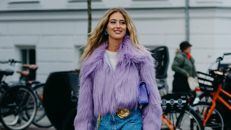 Το πανωφόρι που λατρεύουν τα fashion girls και θα γίνει η "στολή" σου όλο τον χειμώνα