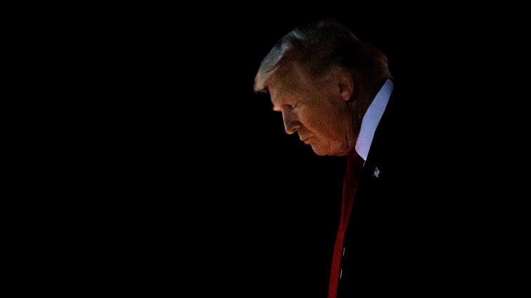 Η σύμβουλος έκδοσης του ELLE Φλώρα Τζημάκα γράφει για το τέλος του κόσμου όπως τον ξέραμε