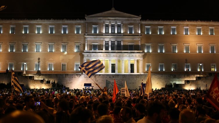 Η σύμβουλος έκδοσης του ELLE Φλώρα Τζημάκα γράφει για το "τελευταίο προπύργιο της ελευθερίας"