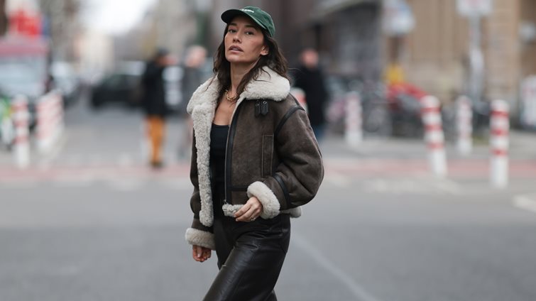 5 δερμάτινα τζάκετ με γούνινες λεπτομέρειες για τις κουλ εμφανίσεις του 2026