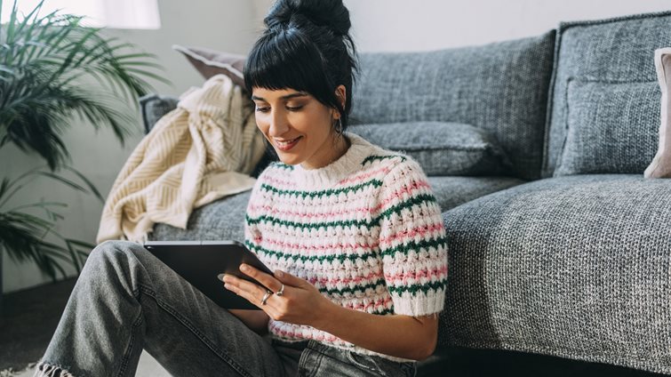 AI in Entertainment: Το tablet που γνωρίζει ποια σειρά θες να δεις σήμερα (και κάθε μέρα)