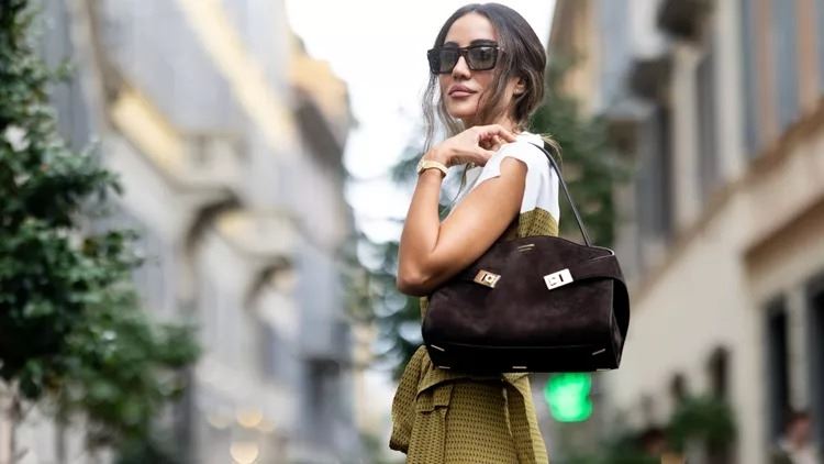 Lip Basting: Το viral hack των δερματολόγων στη Νέα Υόρκη για βελούδινα χείλη - που όντως δουλεύει