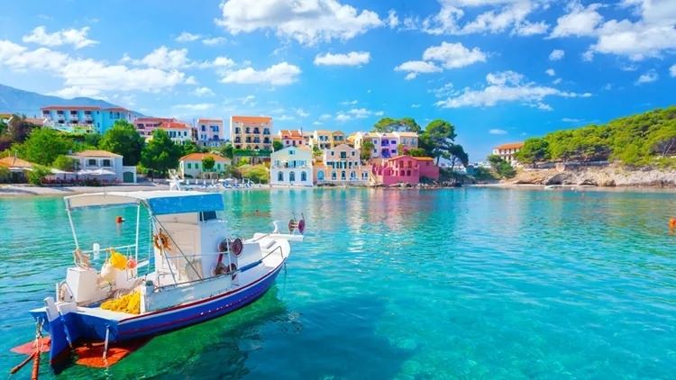 Πού θα πας το τριήμερο του Αγίου Πνεύματος; Τρεις ιδανικοί προορισμοί με οικονομικά ακτοπλοϊκά