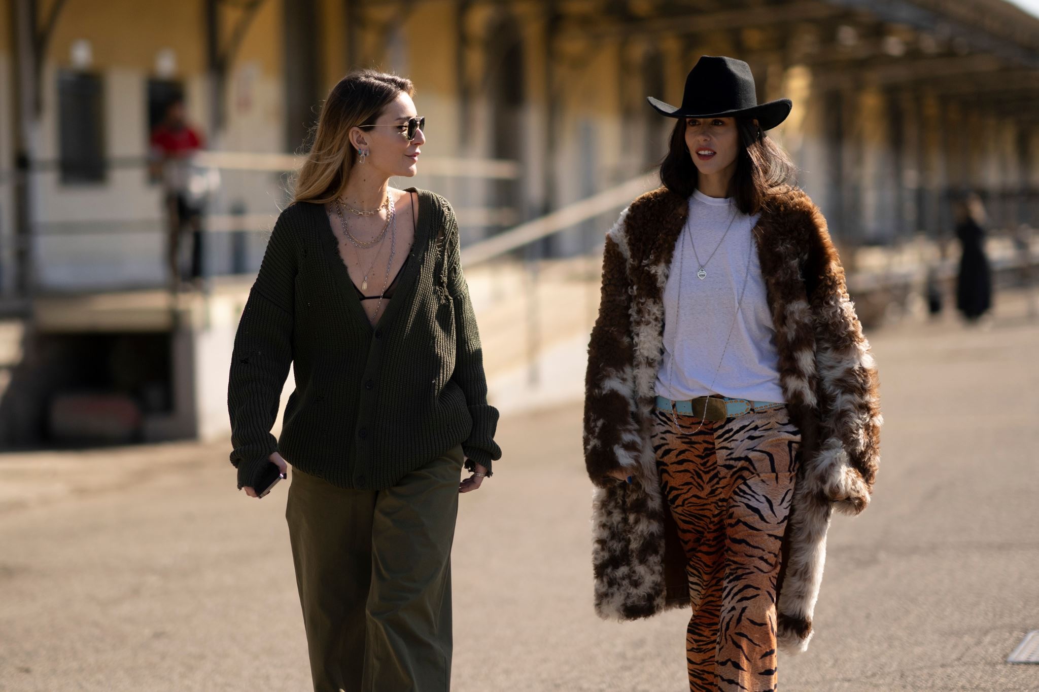 Βρήκαμε το cardigan που φοράνε όλα τα it-girls φέτος το φθινόπωρο