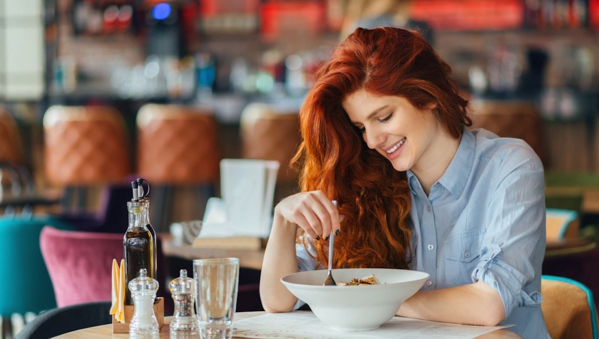 Κάνεις δίαιτα αλλά έχεις έξοδο με φίλους; Αυτό είναι το ιδανικό πιάτο που θα επιλέξεις στο εστιατόριο