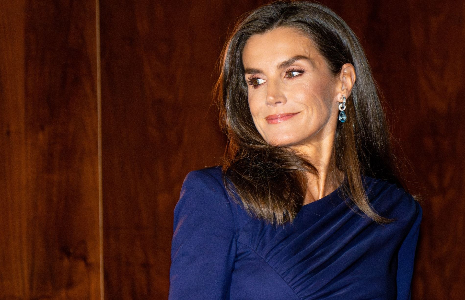 Η Letizia της Ισπανίας κράτησε το glam clutch που θα σε βολέψει στα πάρτι της σεζόν