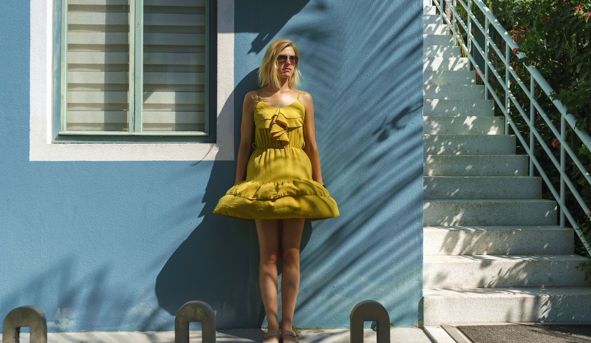 Τέλος οι μπεζ τόνοι το 2026: Η τάση που που επιστρέφει μετά από έναν αιώνα για να σώσει τη διακόσμηση στο σπίτι μας