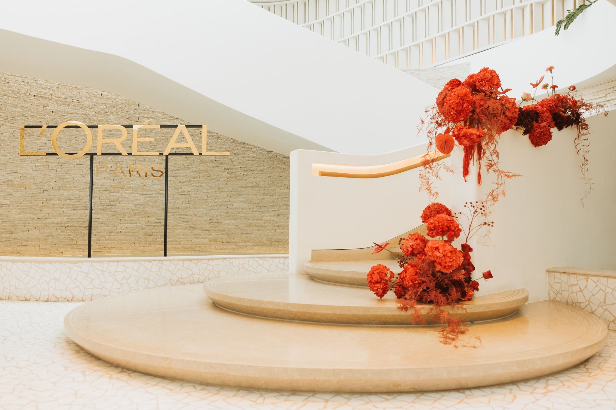 #LOrealParisMakeup: Ένα εντυπωσιακό event γιορτάζει την αγάπη και την αυτοπεποίθηση κάθε γυναίκας