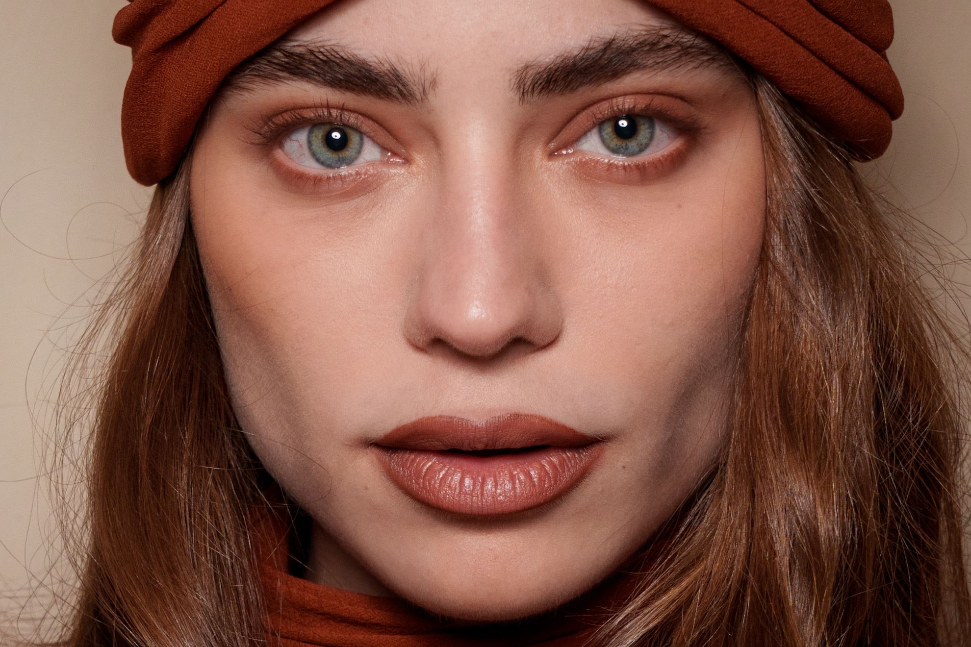 H παλέτα σκιών που θέλoυν να προσθέσουν στη συλλογή τους οι πιο stylish γυναίκες