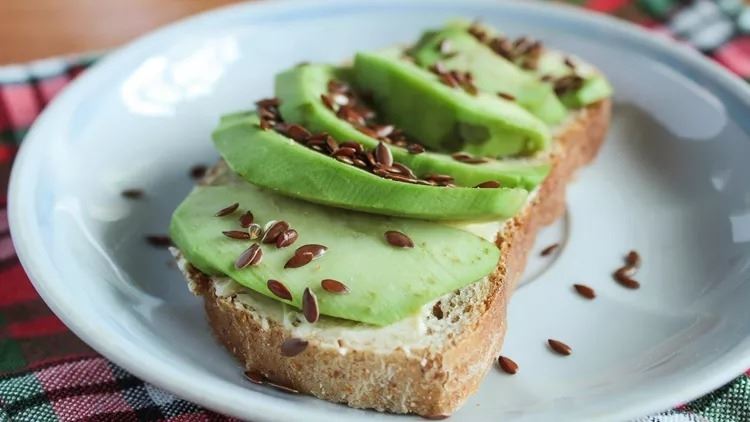 Λιναρόσπορος: 6 λόγοι για να τον προσθέσεις στα γεύματά σου