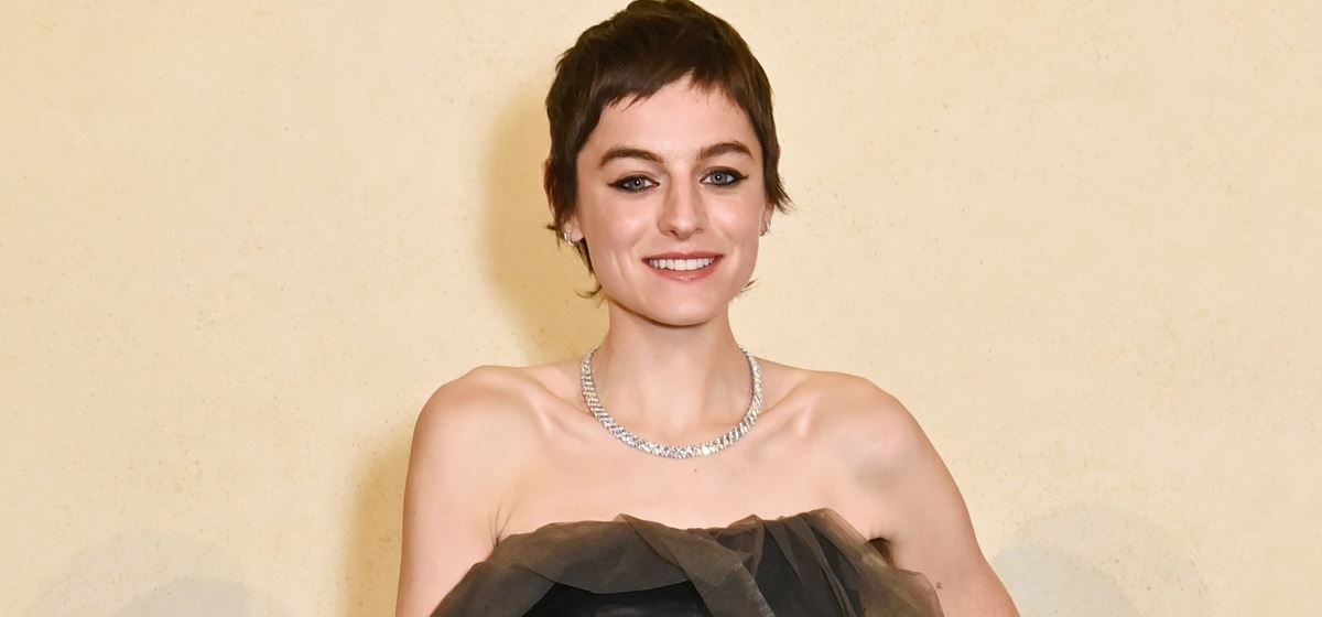 Pride and Prejudice: Η Emma Corrin πρωταγωνιστεί στη νέα τηλεοπτική μεταφορά του μυθιστορήματος
