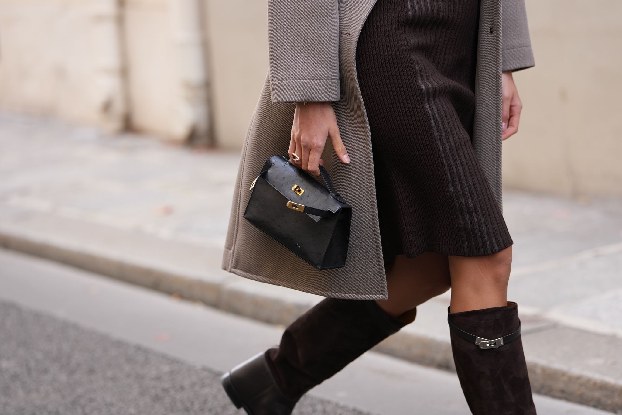 Oil Nails: Η νέα τάση στο μανικιούρ που ακολουθεί τους κανόνες του clean aesthetic