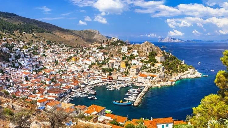 "Το ελληνικό νησί που είναι πιο όμορφο από την Σαντορίνη": Αυτό είναι το νησί που αποθεώνει ο βρετανικός τύπος