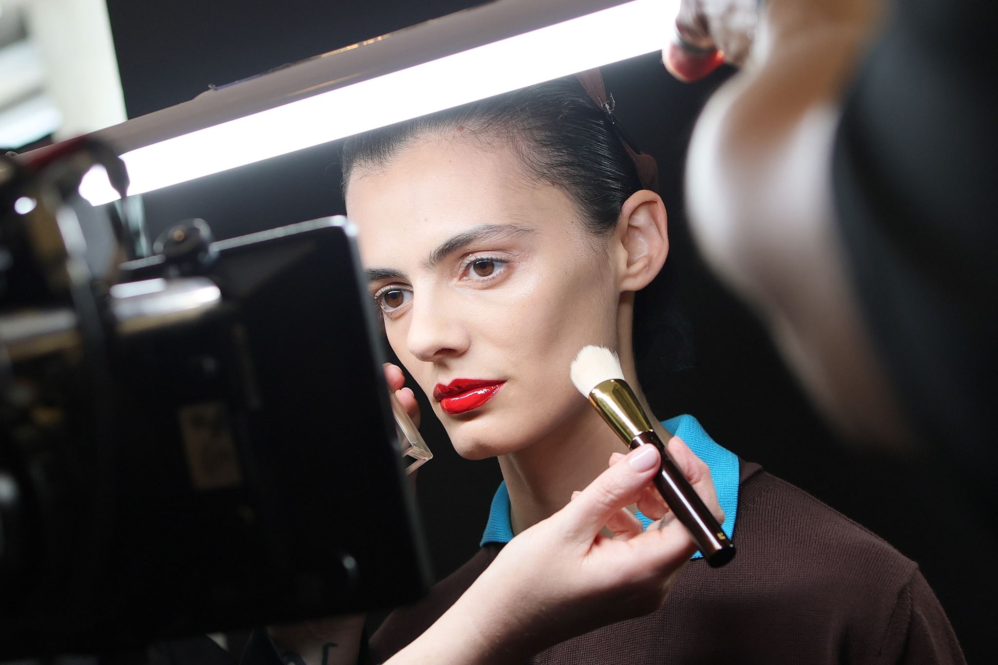 Tom Ford SS26: Όλα τα μυστικά πίσω από τα εντυπωσιακά beauty looks που είδαμε στο catwalk