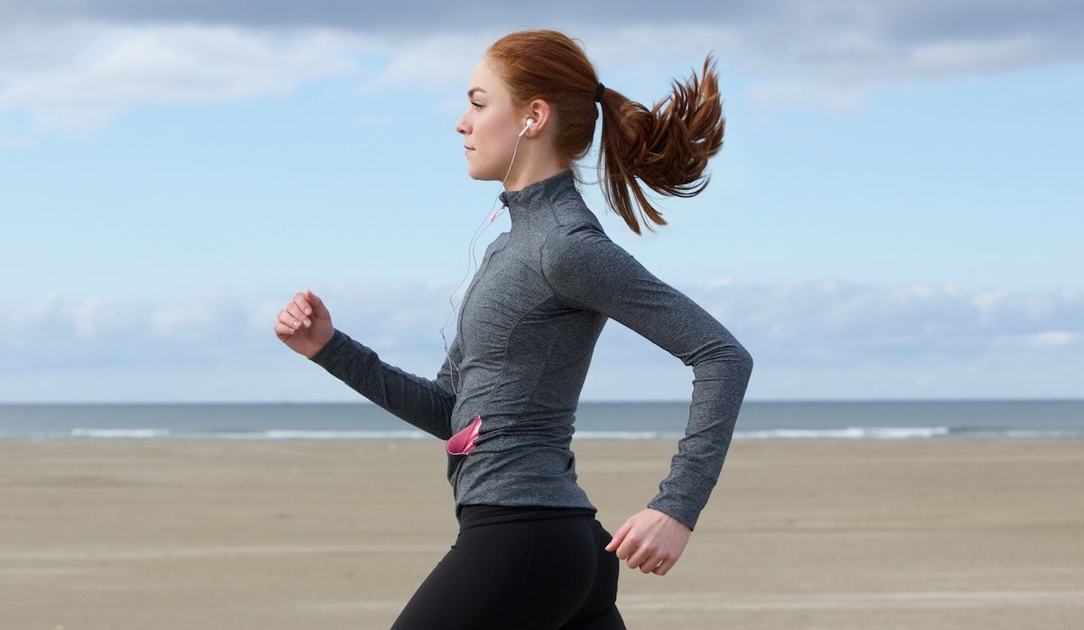 Tι είναι το "pyramid walking" που υπόσχεται επίπεδη κοιλιά;