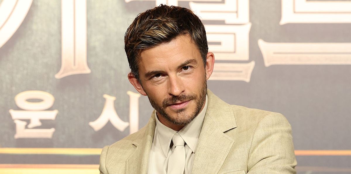 Jonathan Bailey:  5+1 πράγματα που δεν ήξερες για τον "πιο σέξι άντρα στον κόσμο"