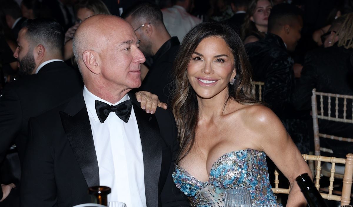 Γάμος Jeff Bezos & Lauren Sanchez: Αυτός ο οίκος μόδας υπογράφει το παραμυθένιο νυφικό