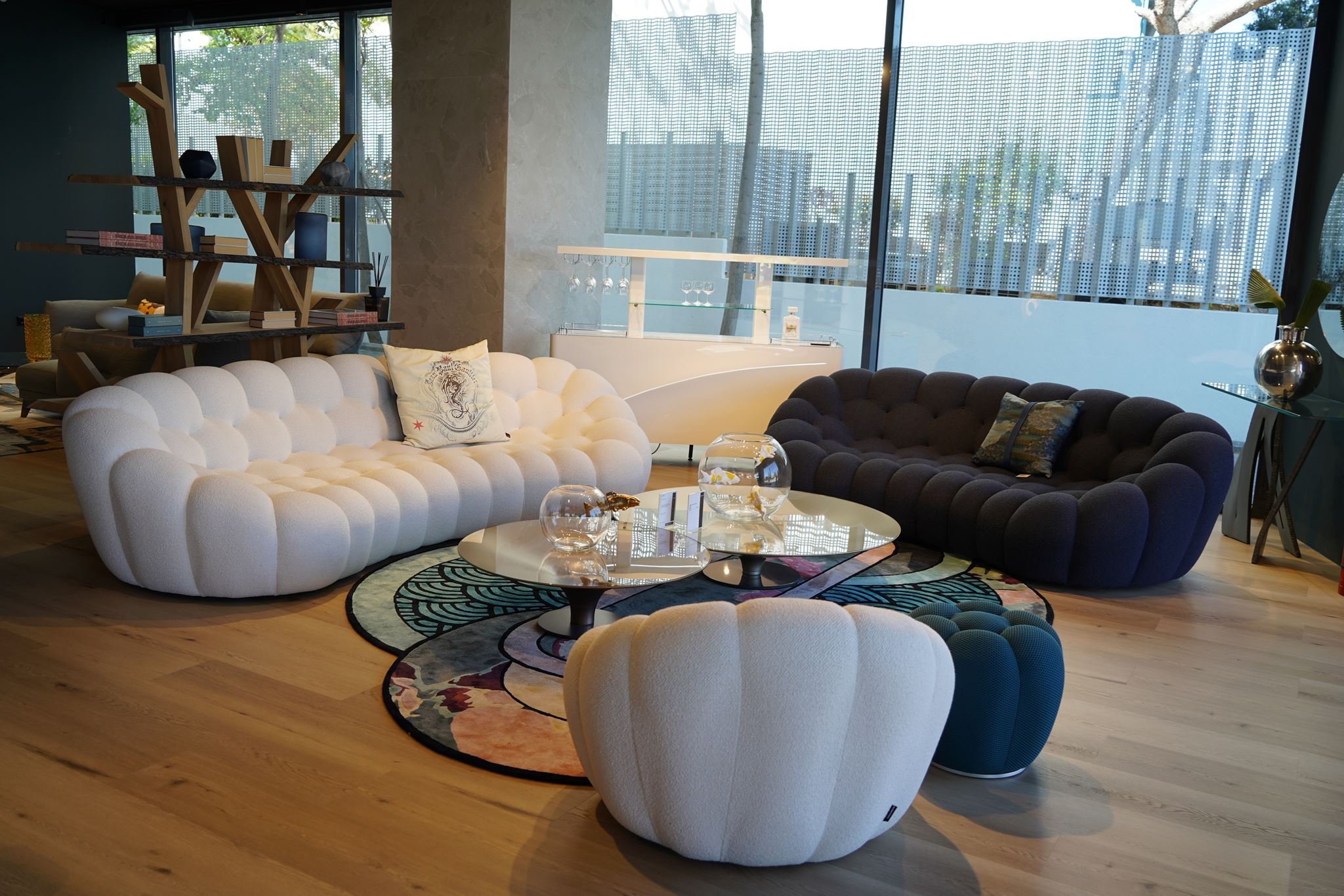 Roche Bobois: Το νέο showroom στο Μαρούσι ενσωματώνει τη φιλοσοφία του brand