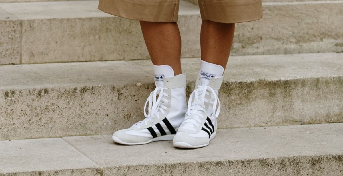 Ανανέωση γκαρνταρόμπας: 10 ζευγάρια sneakers που είναι hot αυτή την άνοιξη