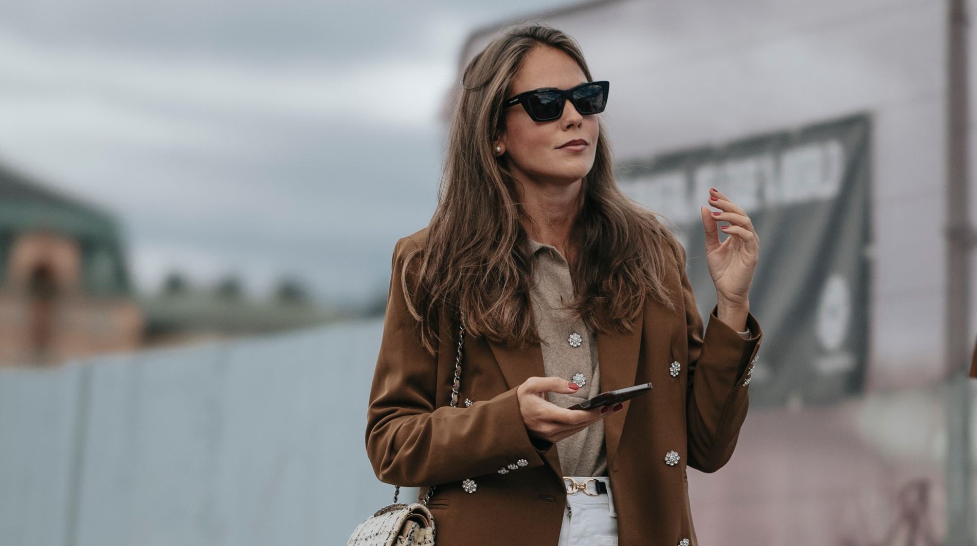 Inspo looks: 9 εύκολα casual outfits για να αντιγράψεις τις γιορτινές ημέρες